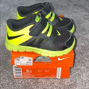 Gently worn size 6c nike sneakers